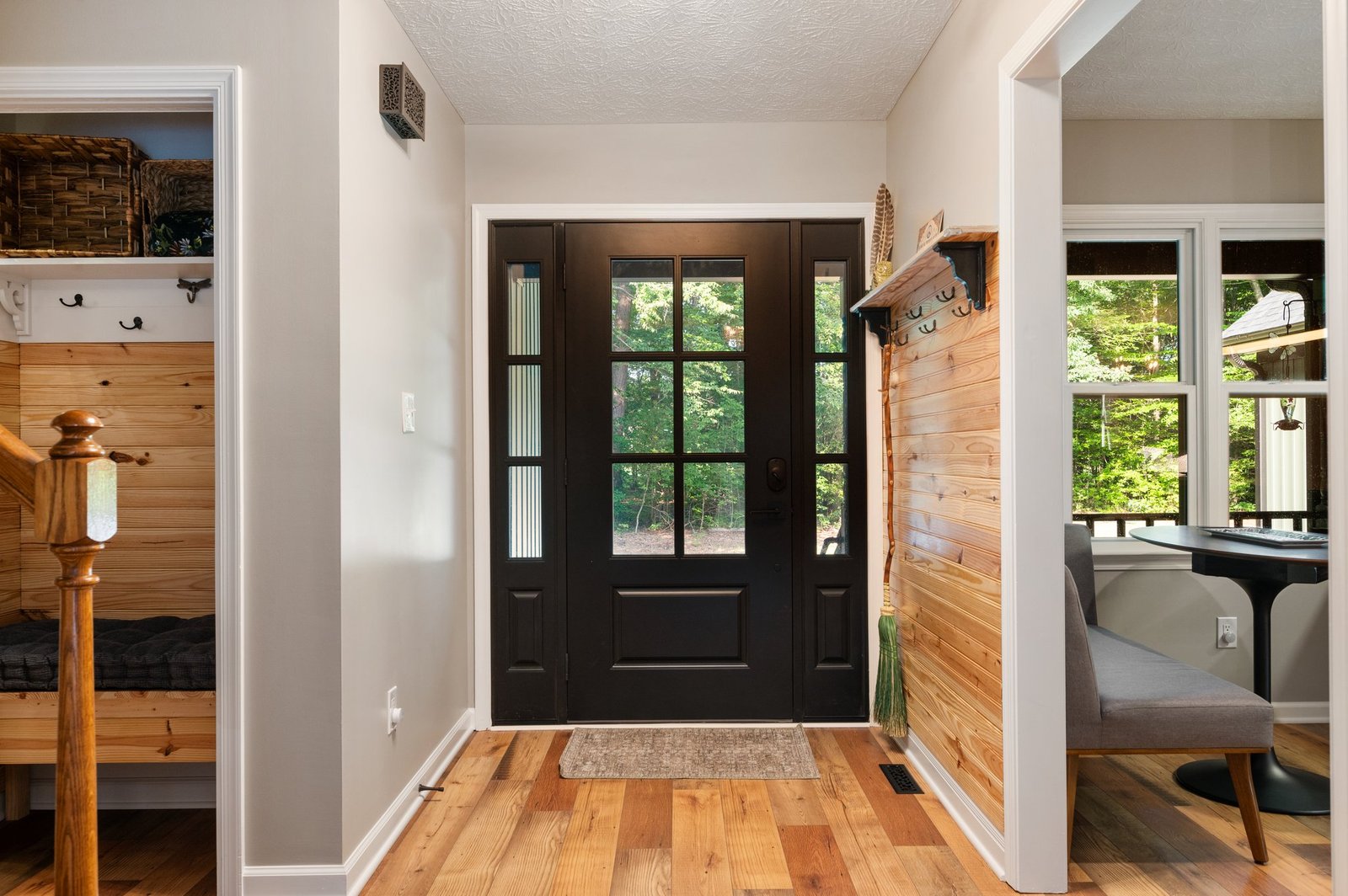 Moonlight Retreat - Foyer Entrance