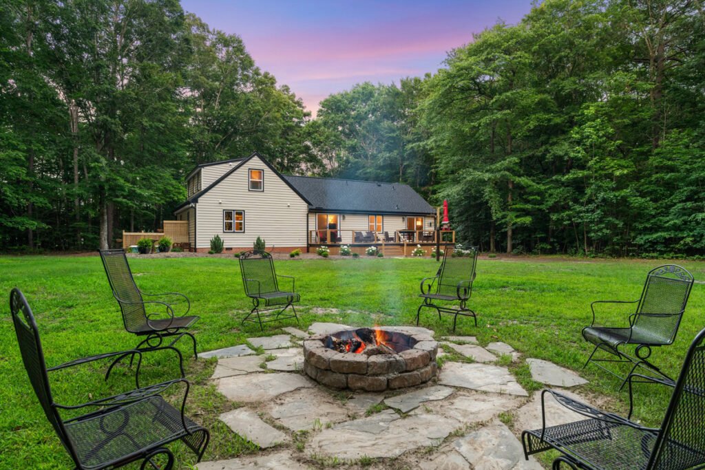 Moonlight Retreat - Smithfield, VA Vacation Rental - Private firepit